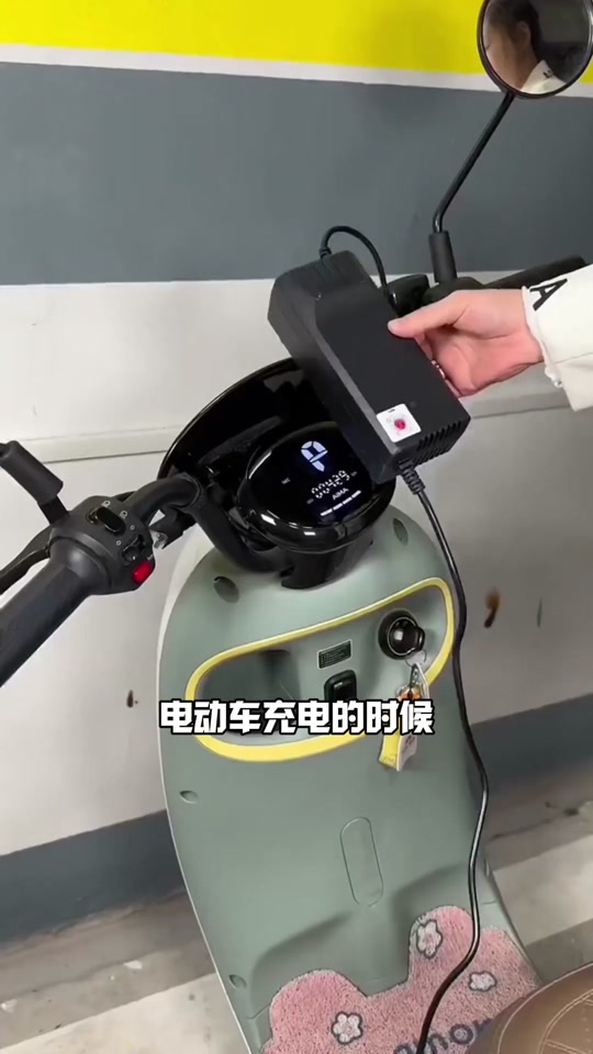 希洛普折叠电动车充电教程 - 抖音