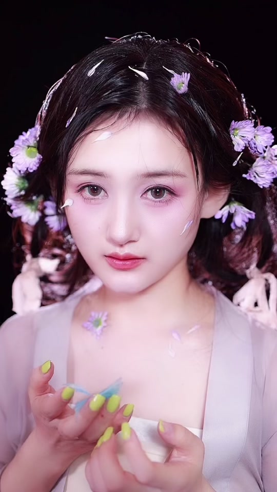 霹雳无敌璟_霹雳无敌璟儿仿妆视频_霹雳无敌璟儿 是做什么的 - 抖音