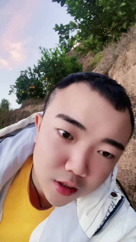 这个冬天有你不冷@阿冷(尊师胜仔) #气质这一块拿捏死死的 #大山里的