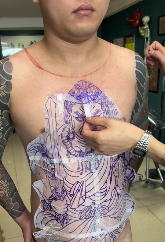 不动明王满背岳恒 - 抖音