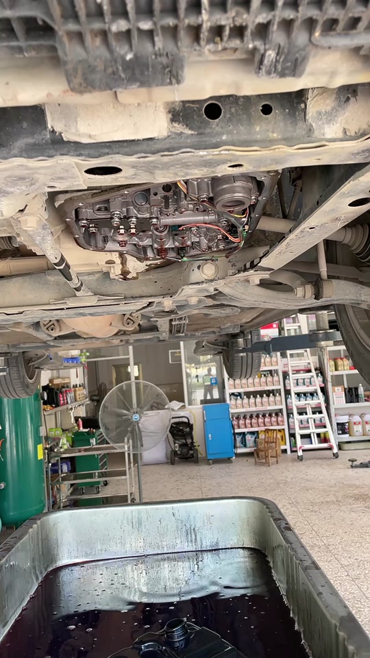 23款丰田卡罗拉油箱拆卸教程 - 抖音