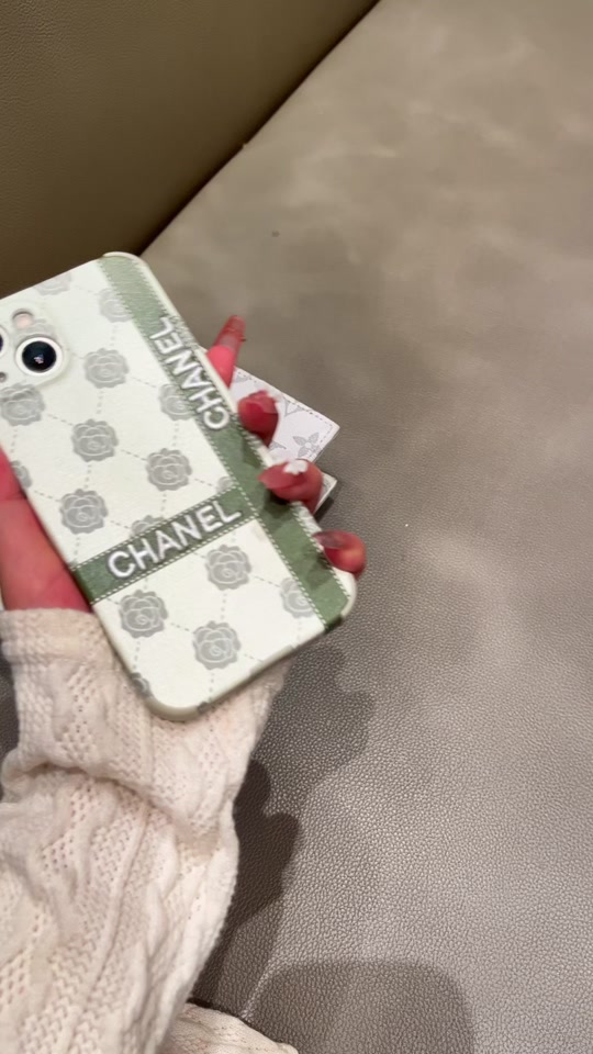 刘亦菲好爱这个手机壳 - 抖音