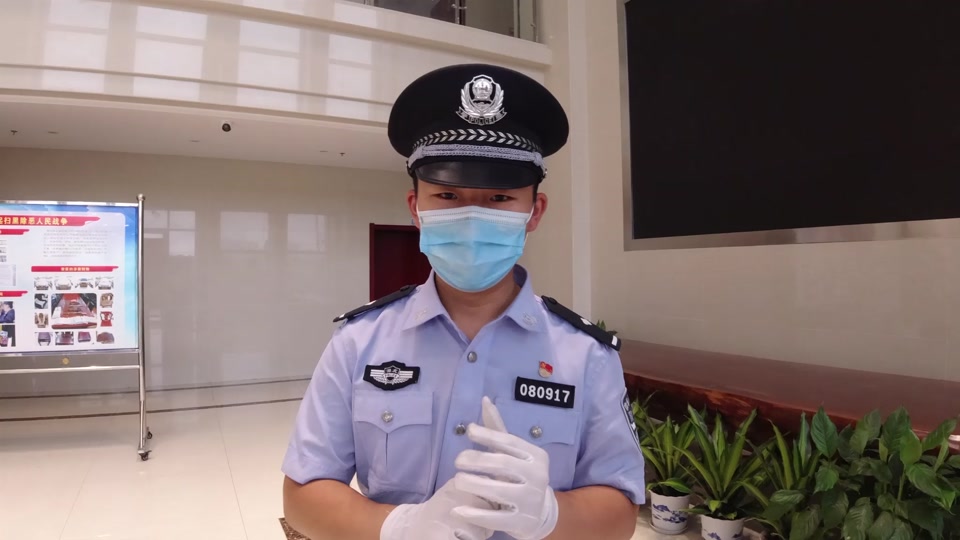 孝警阿特衣服_孝警阿特简笔画