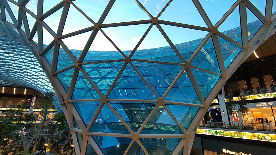 卡塔尔多哈哈马德机场转机攻略 - 抖音