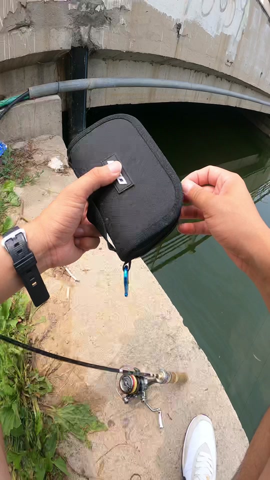 平振亮片泳姿测评