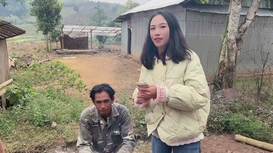 开国产车带老挝媳妇回娘家 - 抖音