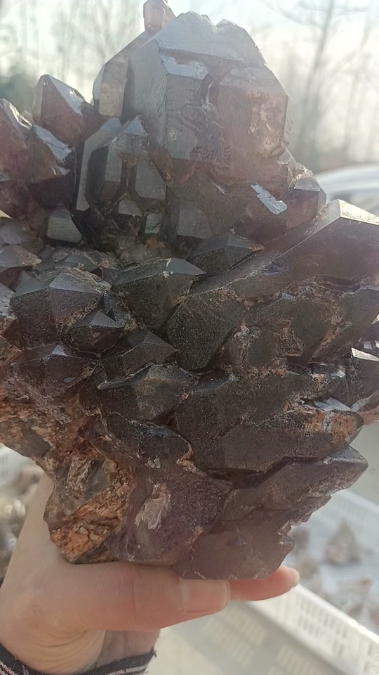 水晶原石摆件:老皮草莓晶超七,喜欢联系