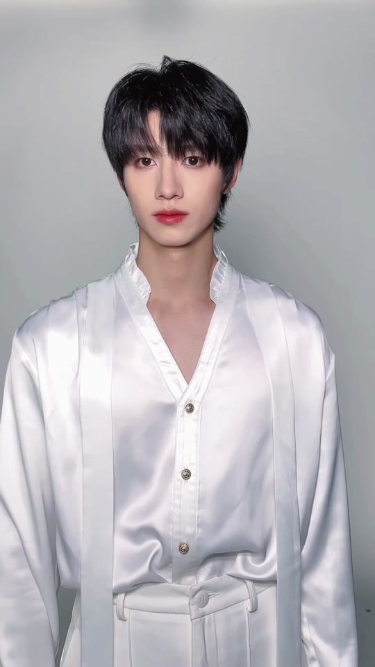 张井生(插秧舞创始人)小号 @曹大帅 - 抖音