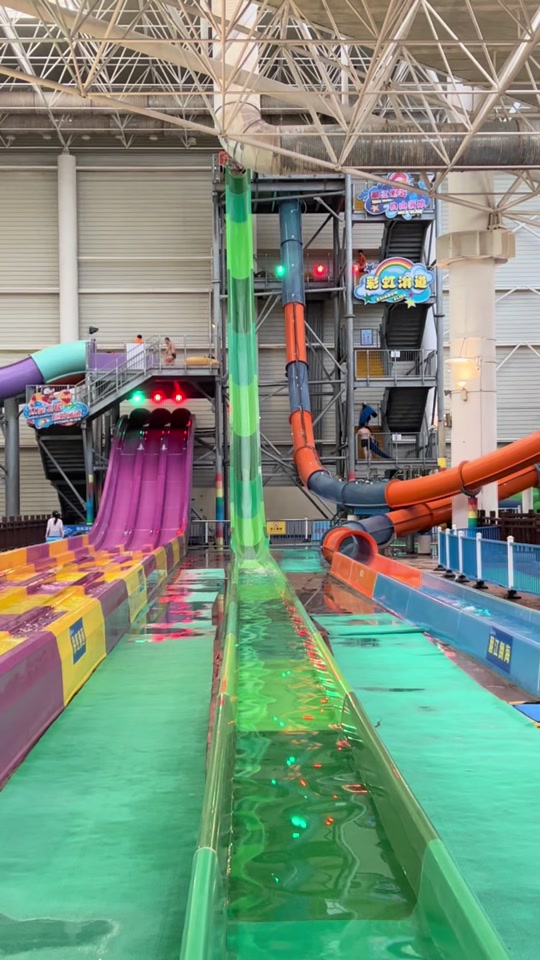 90度垂直滑梯水上乐园