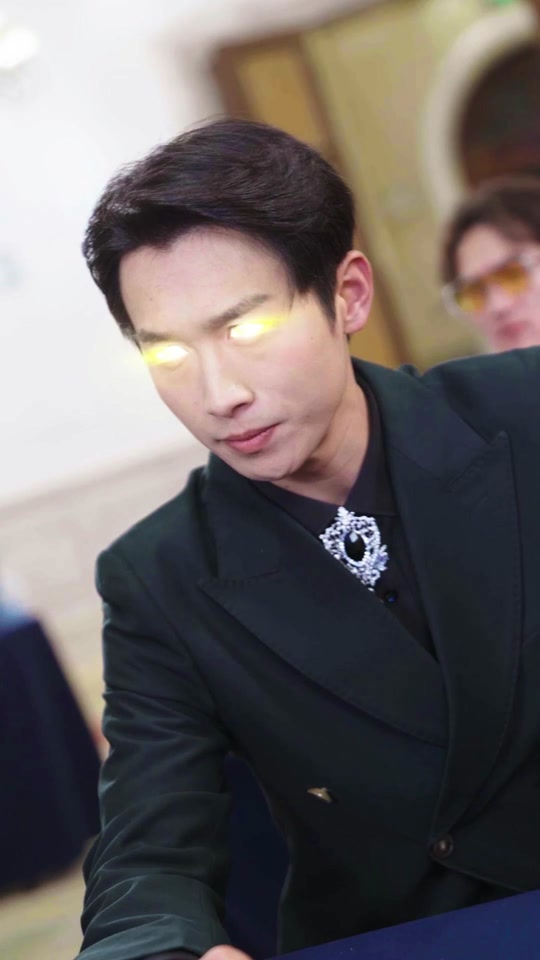 严浩短剧有哪些 - 抖音