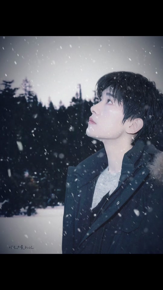 易烊千玺飘雪侧颜 - 抖音