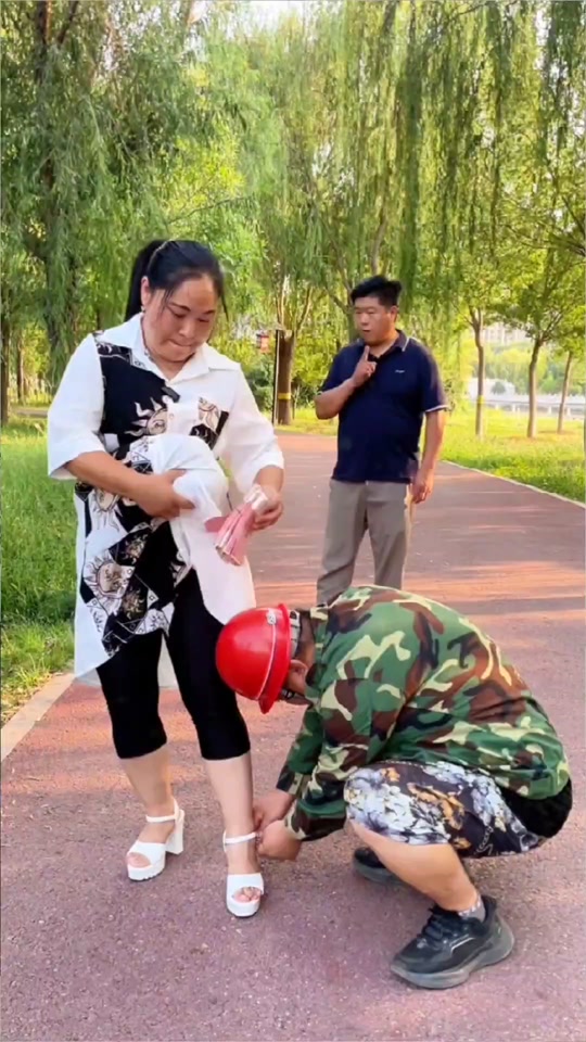 帮我系鞋带是什么电影