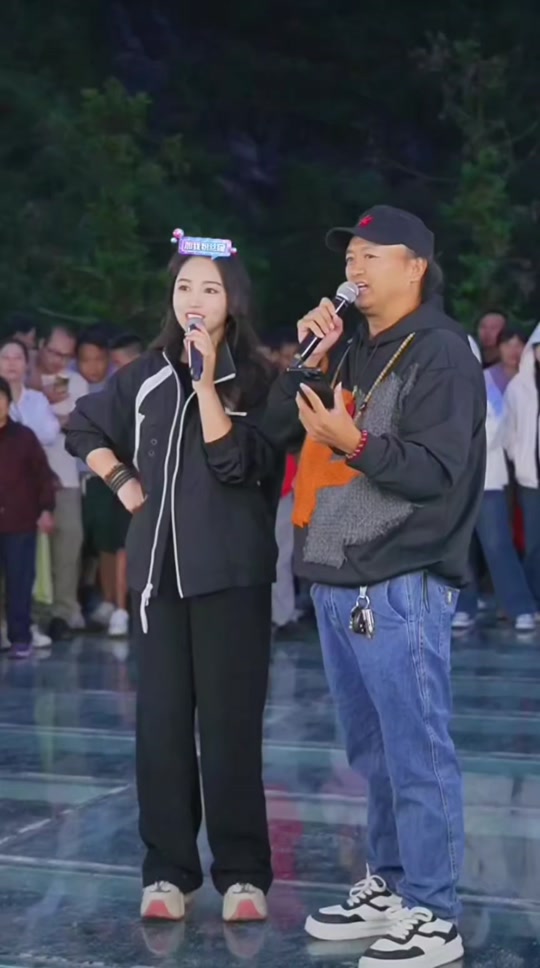 杨刚和杨雯梓是夫妻吗