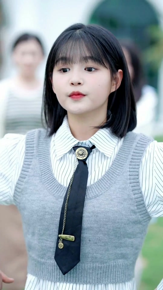 我夺回气运不忍了短剧女主是饭思思吗 - 抖音