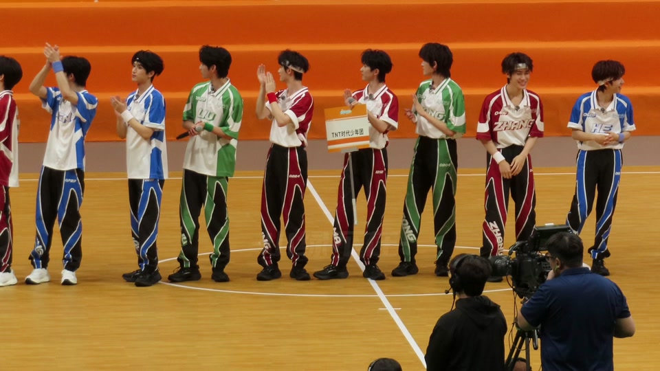 时代峰峻运动会唱歌 - 抖音