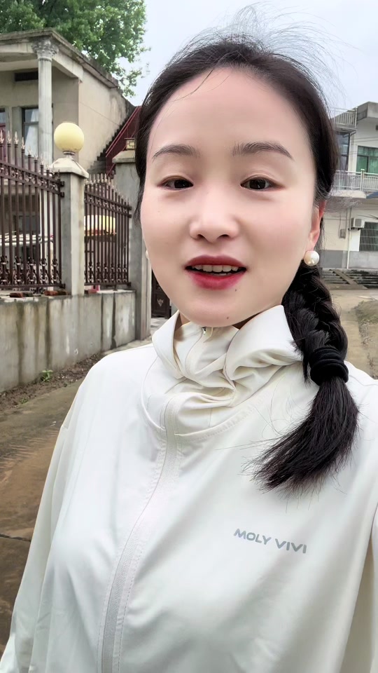 小粽子selina家是富豪吗