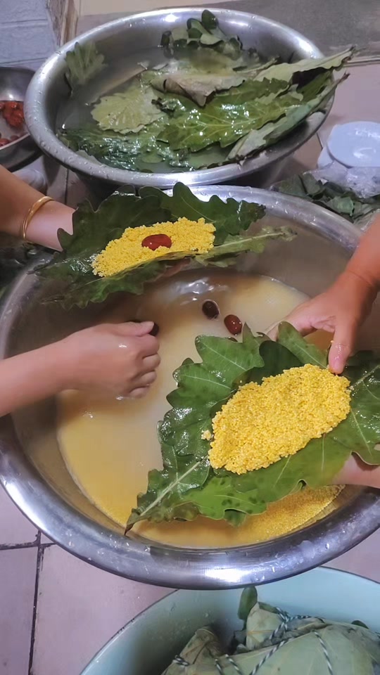 柞树叶包粽子