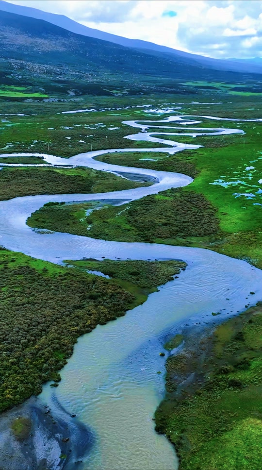 山川河流 #美景尽收眼底 看遍这条河流的弯