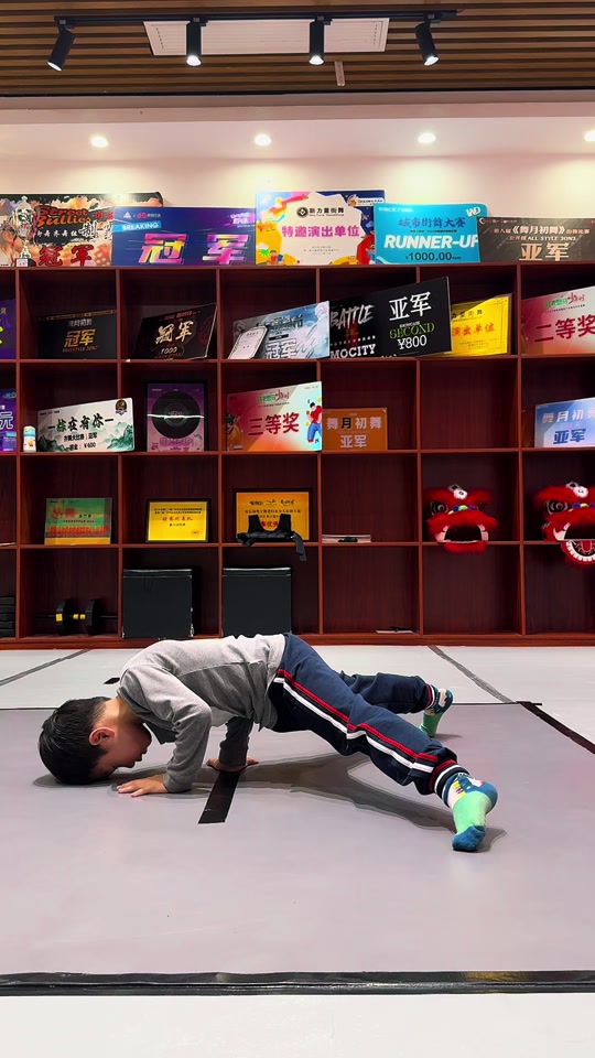 转笔大风车教程_大风车教程街舞