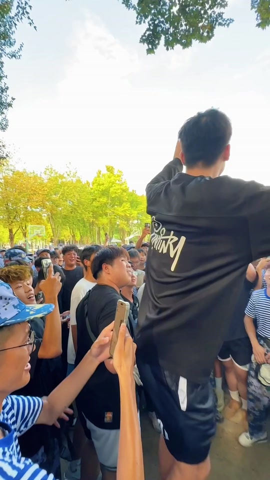 摆手不是抱歉而是老弟你还得多练原声 - 抖音