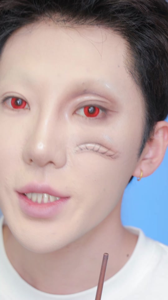 新手万用自然不显脏的假双眼窝层次晕染方法#假双教程 #cos眼妆 #假双