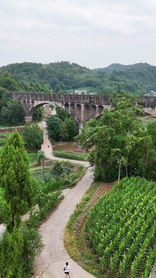 穿过龙泉山脉的第一个超级大渡槽,银河渡槽,如果不是它恐怕下游的中江