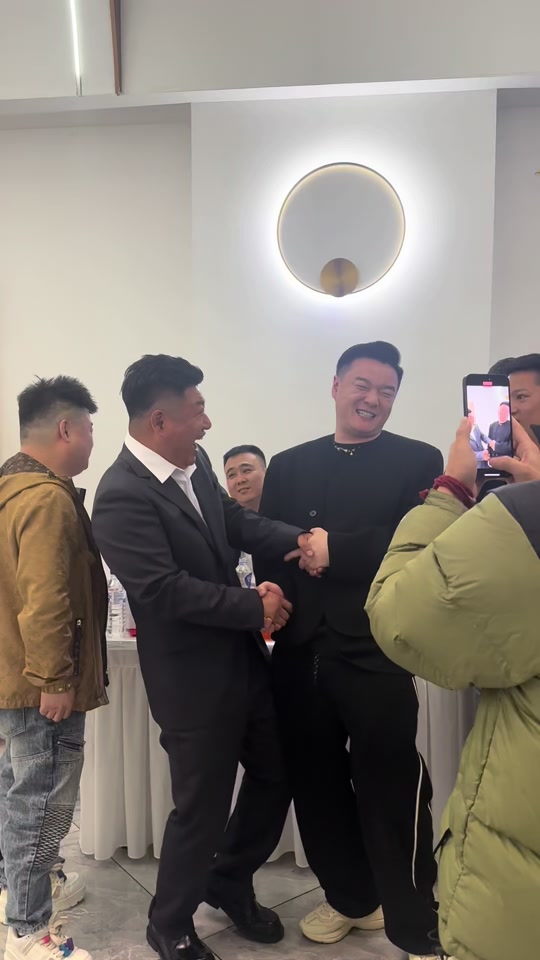 崔大笨红豆婚礼 - 抖音