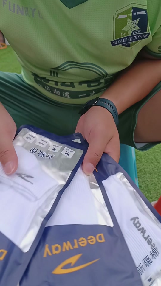 德尔惠袜子9块9三双