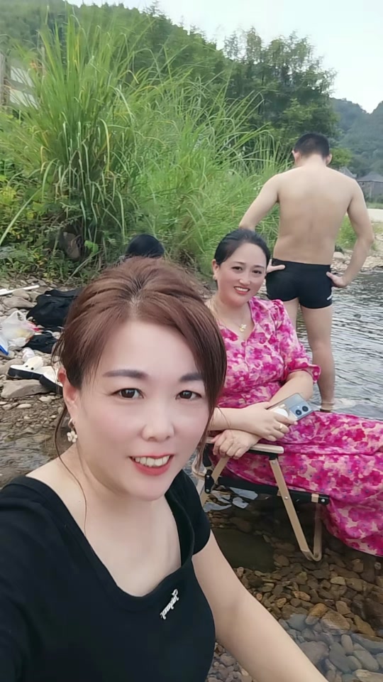 大山深处自然美山清水秀好风光 ,享受这悠闲时光