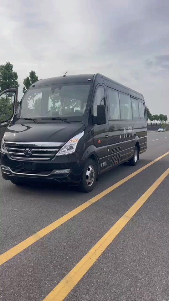 宇通家用版7座 - 抖音