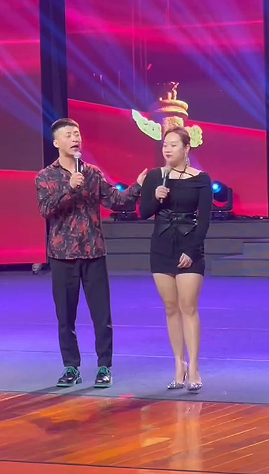 抖音的小何=抖音小何日记