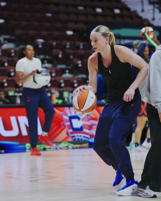 wnba布克斯