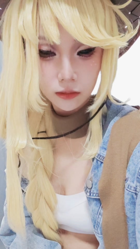 女生玩坏脸表情cos_脸红玩坏表情_玩坏脸表情gif - 抖音