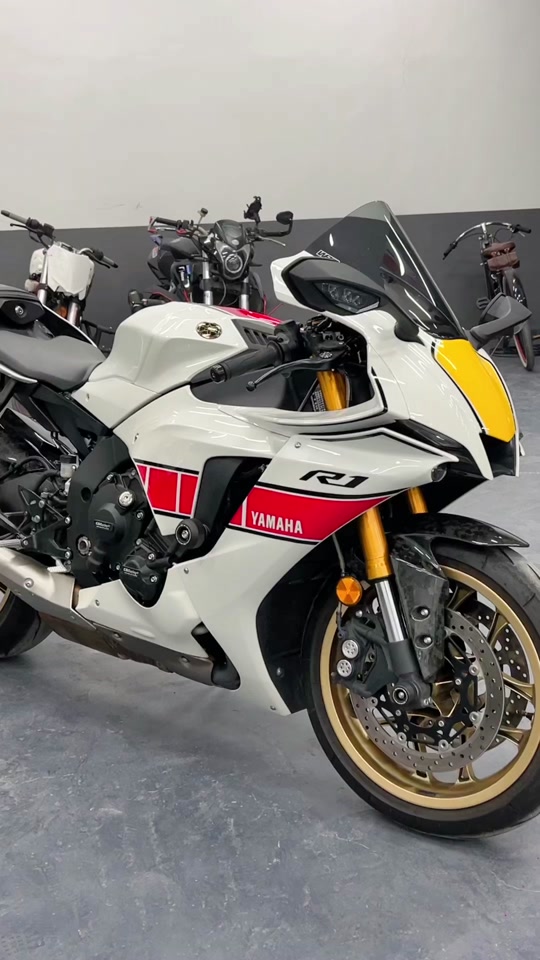 雅马哈r12024款和23款区别 - 抖音