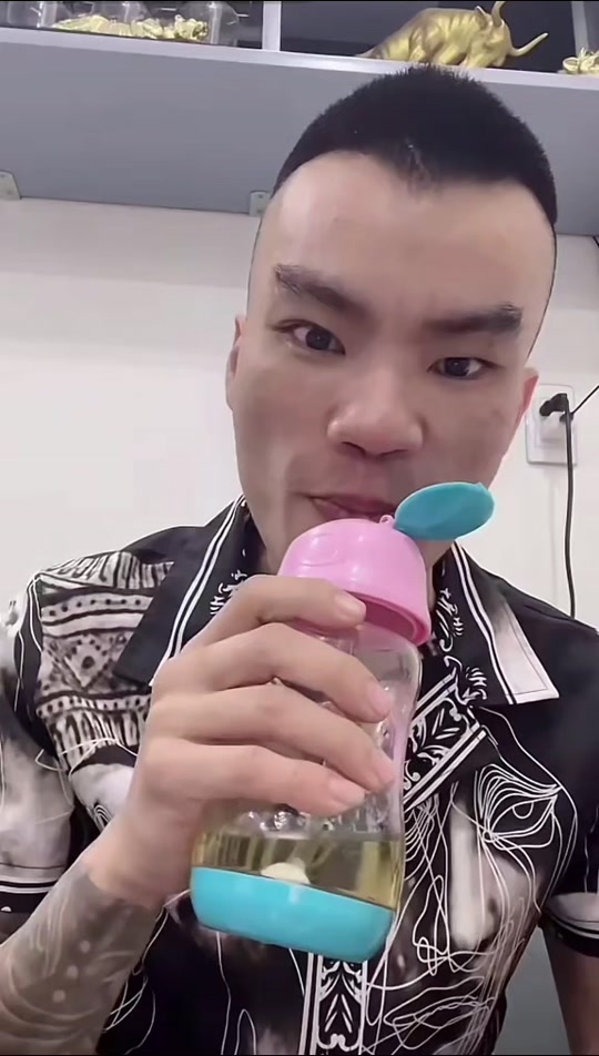 越南山鸡哥和龙九合照