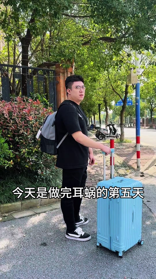 抖音小嘉文=抖音小嘉啊学历