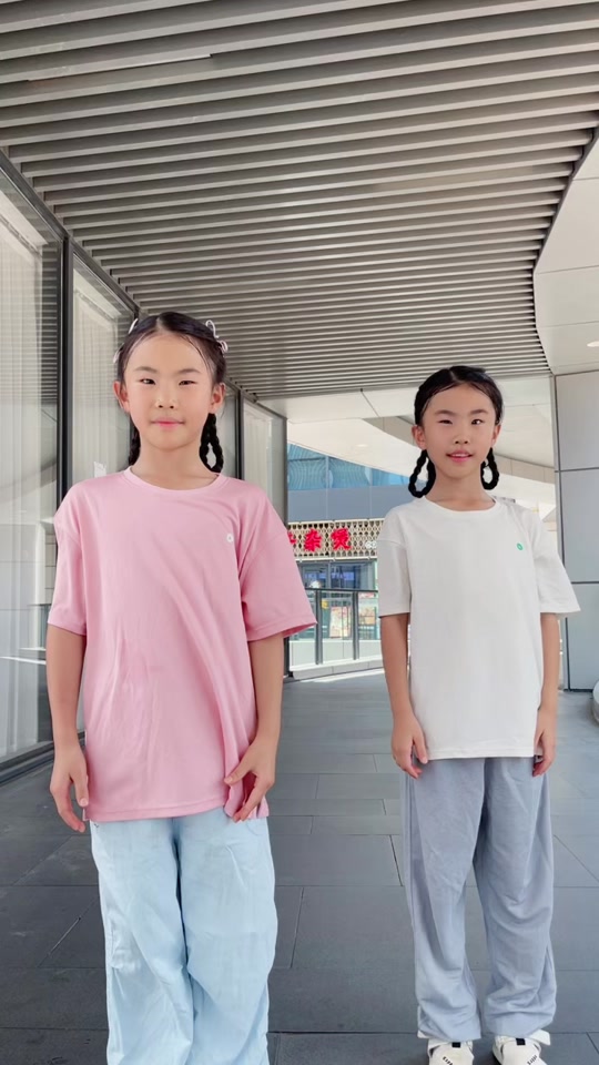 芊渝芊寻双胞胎跳舞_芊寻芊渝视频