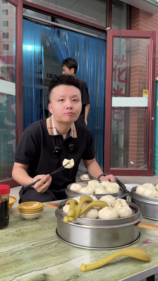 变形计杨奥和小卖部老板