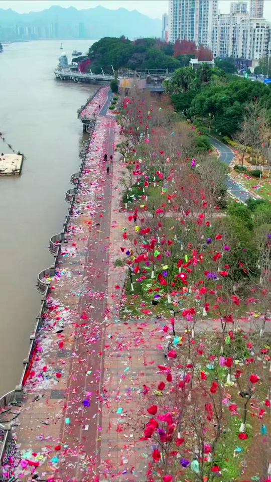 温州江滨路跨年烟花_温州江滨路跨年放烟花