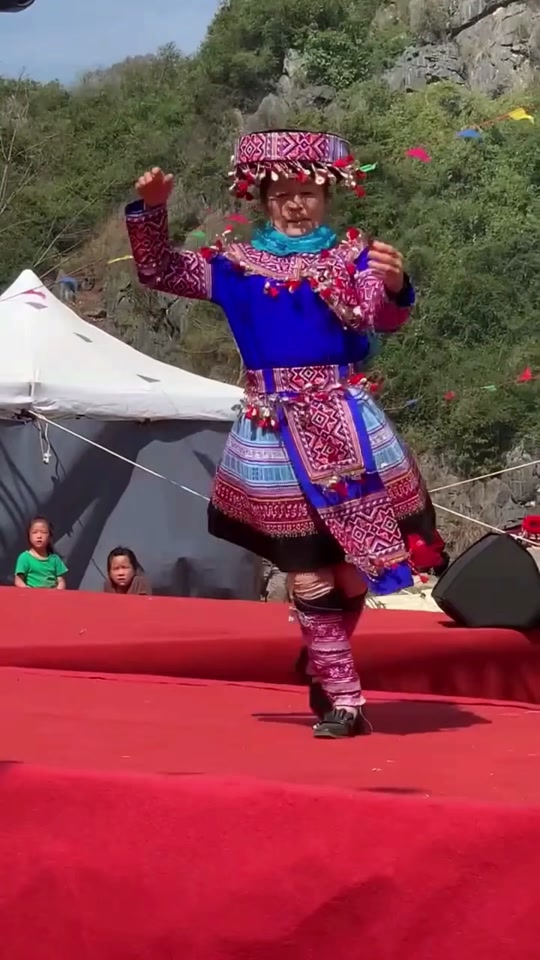 能歌善舞的意思