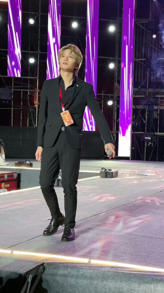 苏潇潇要去深圳参加活动 - 抖音