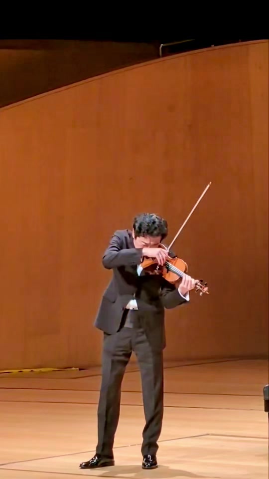 小提琴九儿吕思清