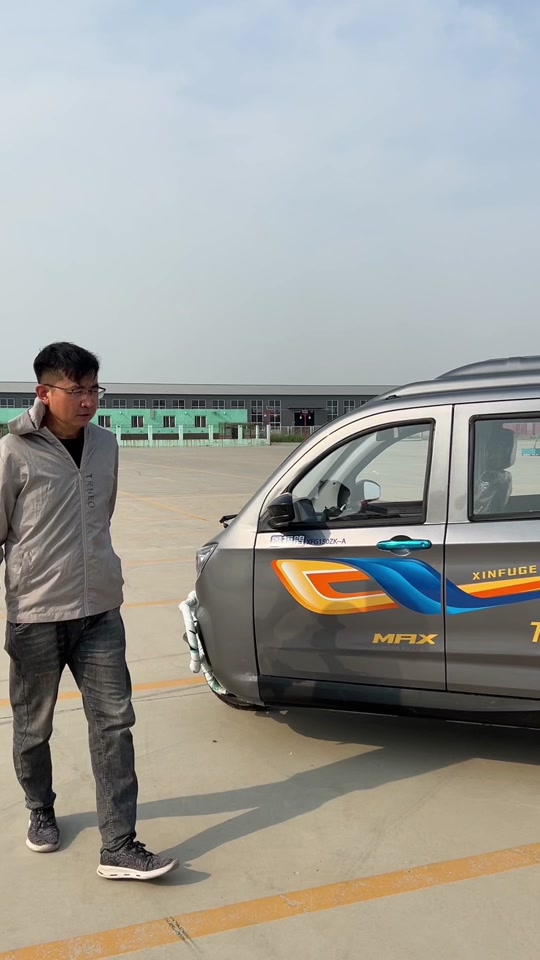 五菱全封闭三轮摩托车 - 抖音