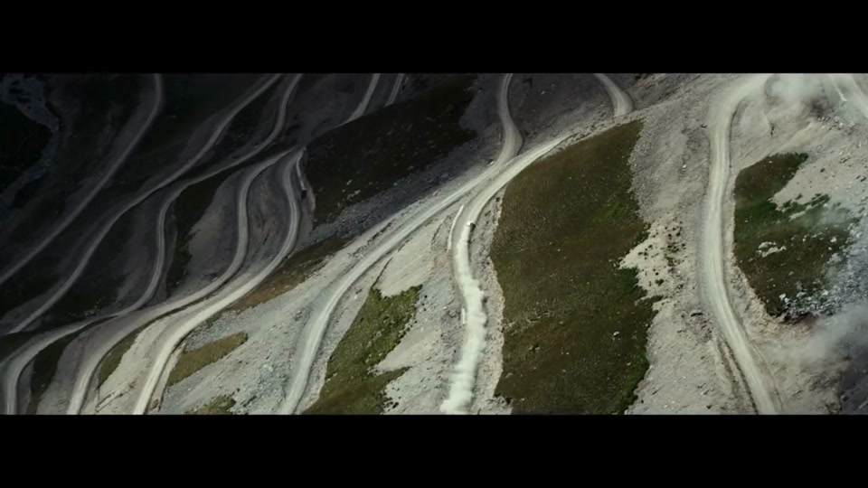 《飞人生驰2》5大细节:现实中巴音布鲁克赛道并不存在 #飞驰人生2