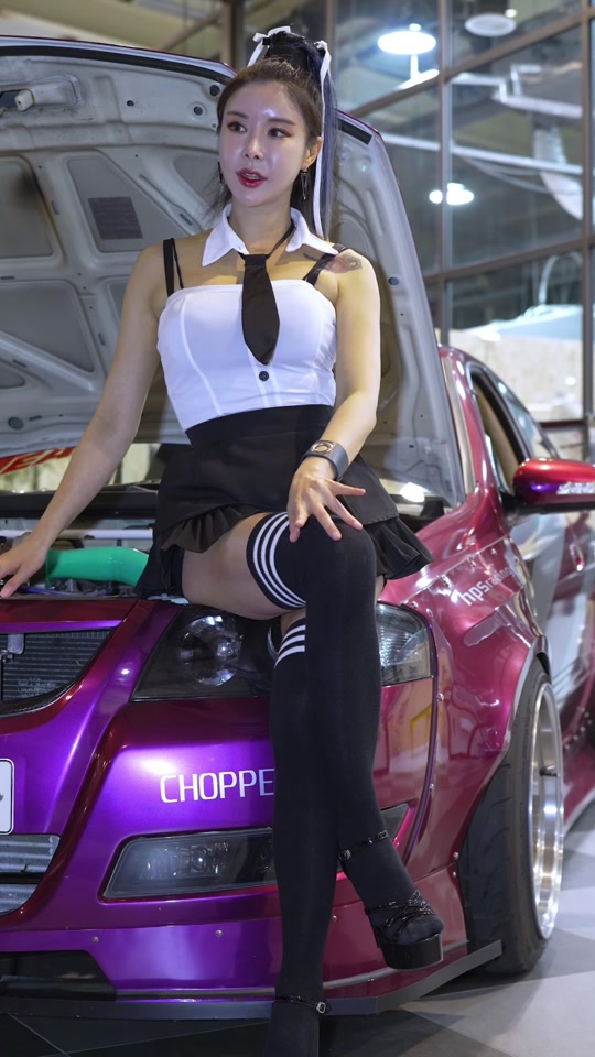 韩国车模尹素衣