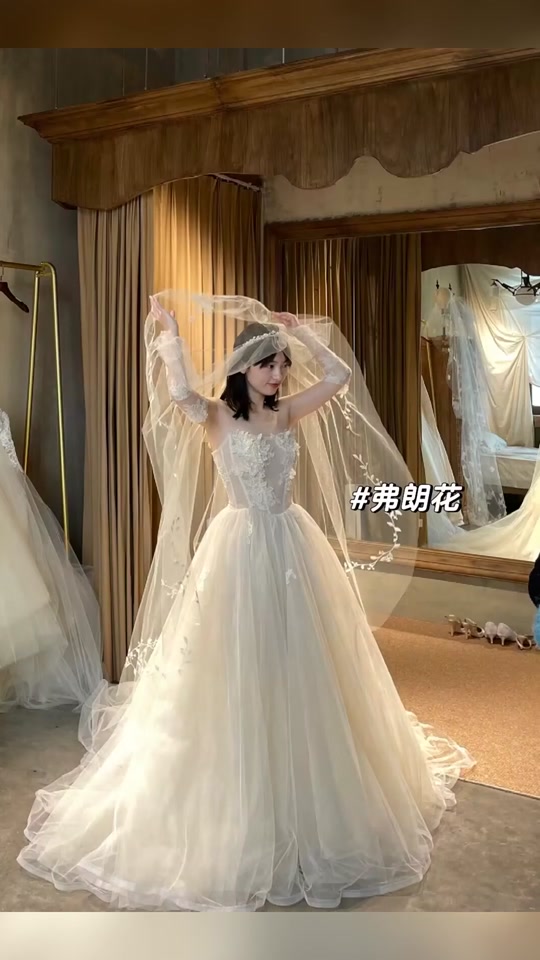马来西亚籍设计师Ivan Yong于2019年创立的高级定制婚纱品牌：IVAN YONG COUTURE——马来西亚的「顶奢」婚纱品牌 ...