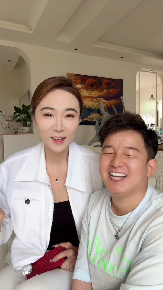 张如意和高大上小个子男友的资料_张如意结婚了吗_张如意和高大上是