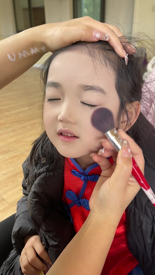 桃花妆舞台妆儿童