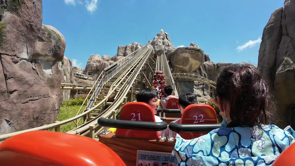 过山车第一视角3d投屏逗小孩 - 抖音