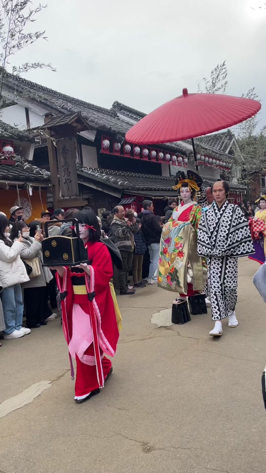 日本花魁巡街全过程 - 抖音
